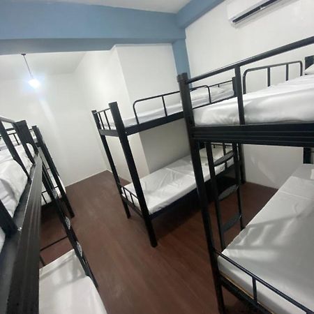 Lime Lite Manila Hostel Makati City Exterior foto